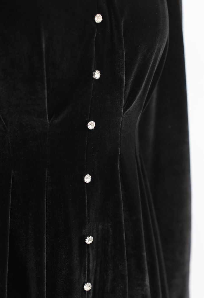 Schaltfläche Trimmen V-Nacken Samt Midi-Kleid in Rauch