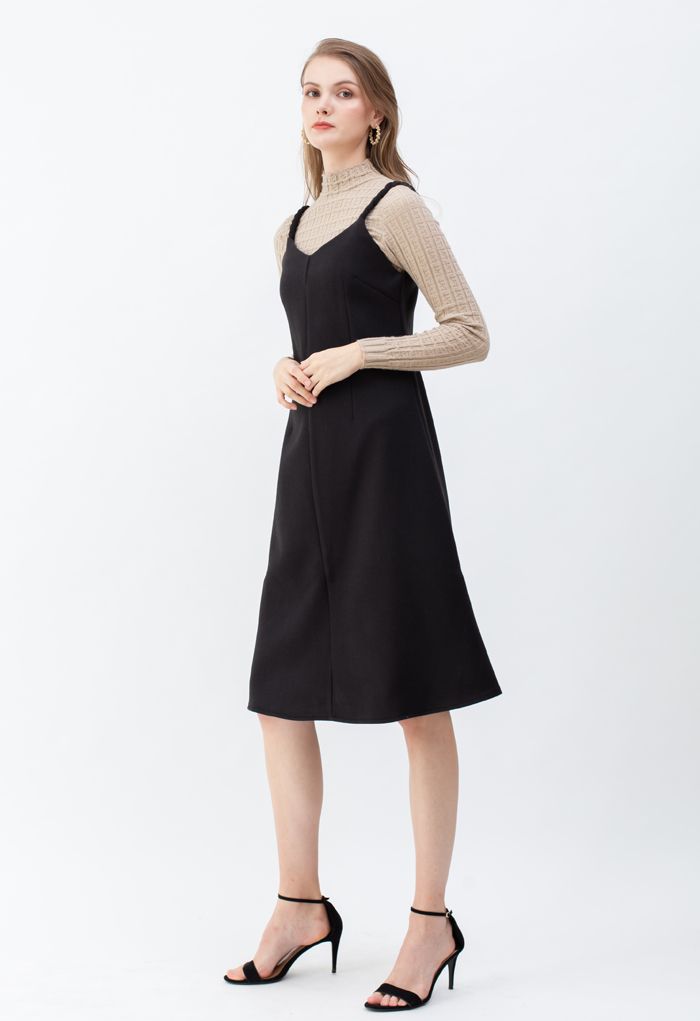 Cami-Kleid mit geflochtenen Trägern und Herzausschnitt in Schwarz