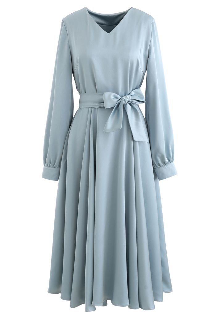 Schal V-Neck Flare Midi Kleid in Blau