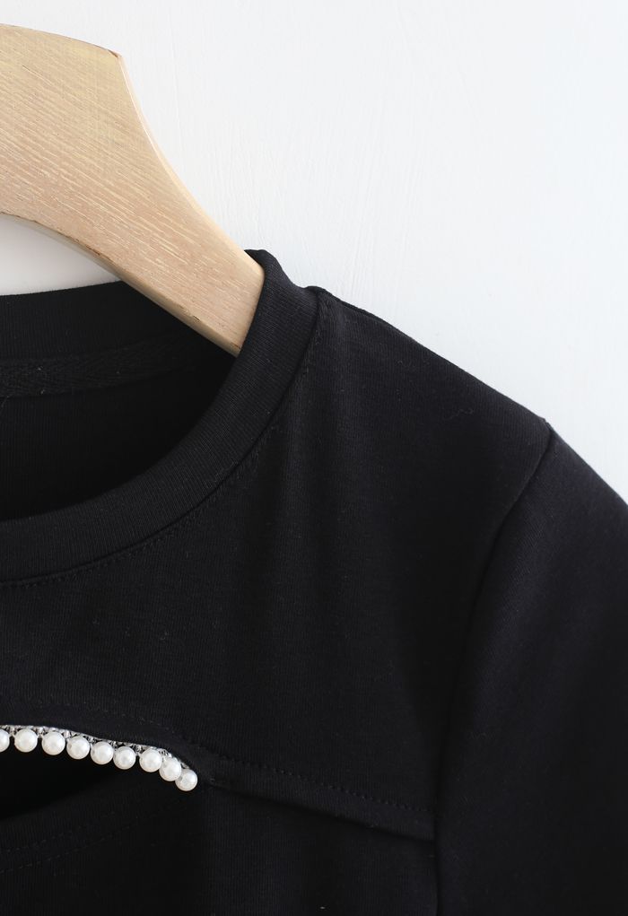 Front Cutout Pearls Fitted T-Shirt in Schwarz