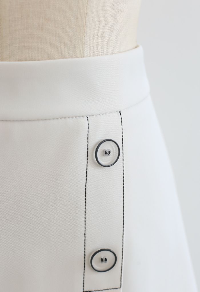 Contrast Line Buttoned Flap Minirock aus Elfenbein