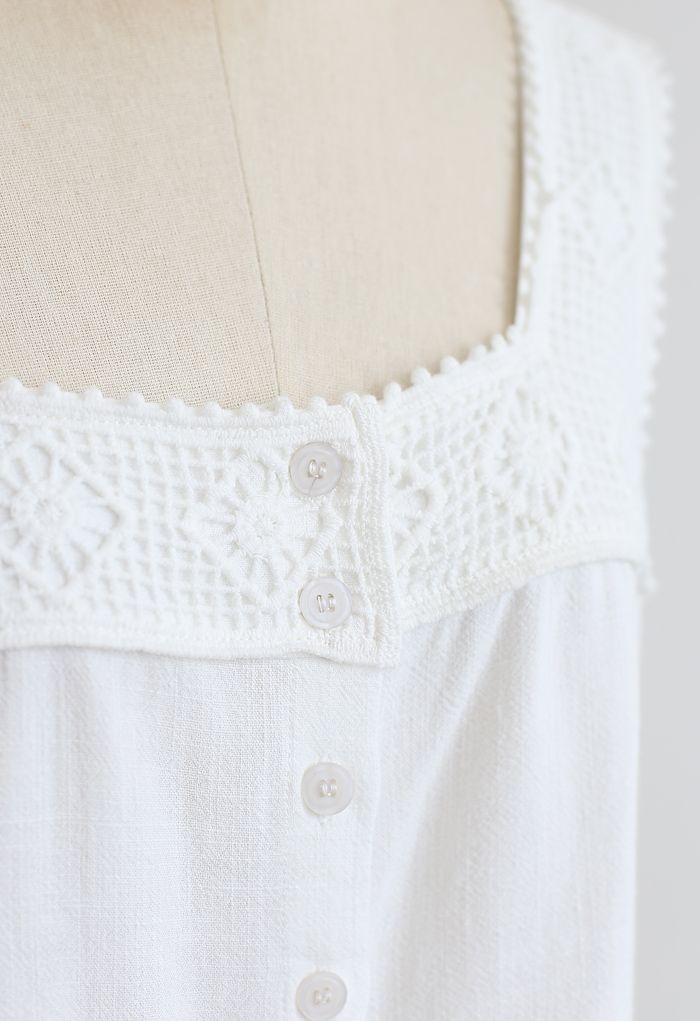 Crochet Diamond Buttoned Crop Tank Top in Weiß