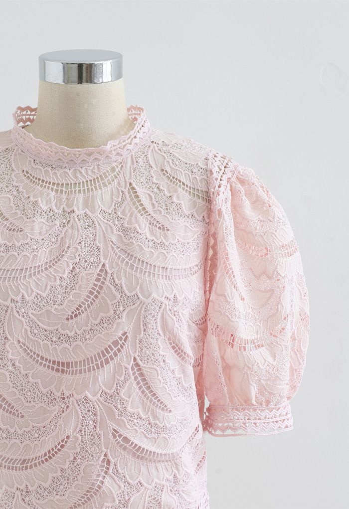 Lässt Shadow Embroidered Crochet Top in Pink