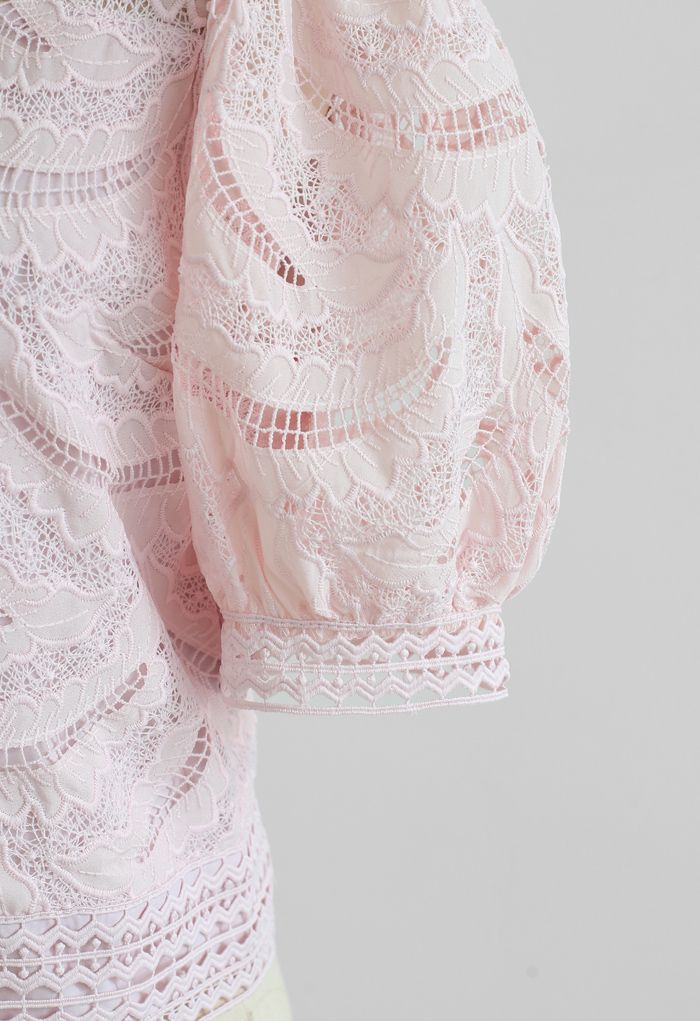 Lässt Shadow Embroidered Crochet Top in Pink