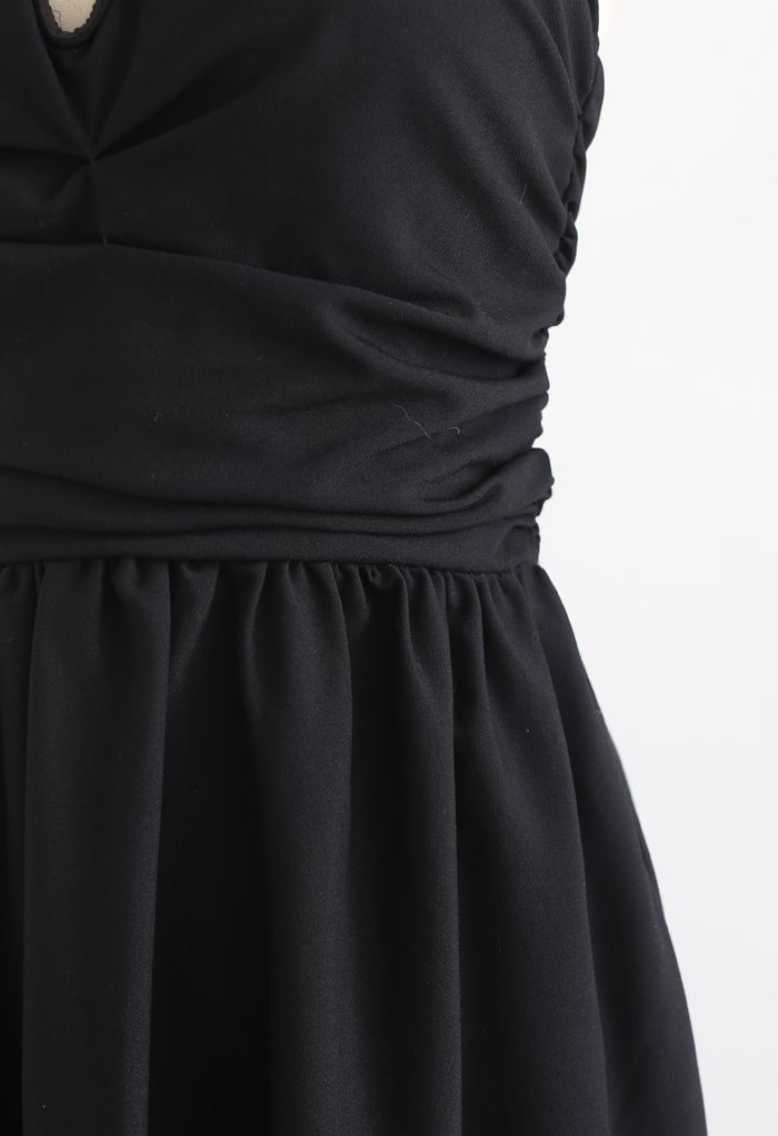 Kristall-Cami-Kleid mit offenem Rücken und V-Ausschnitt in Schwarz