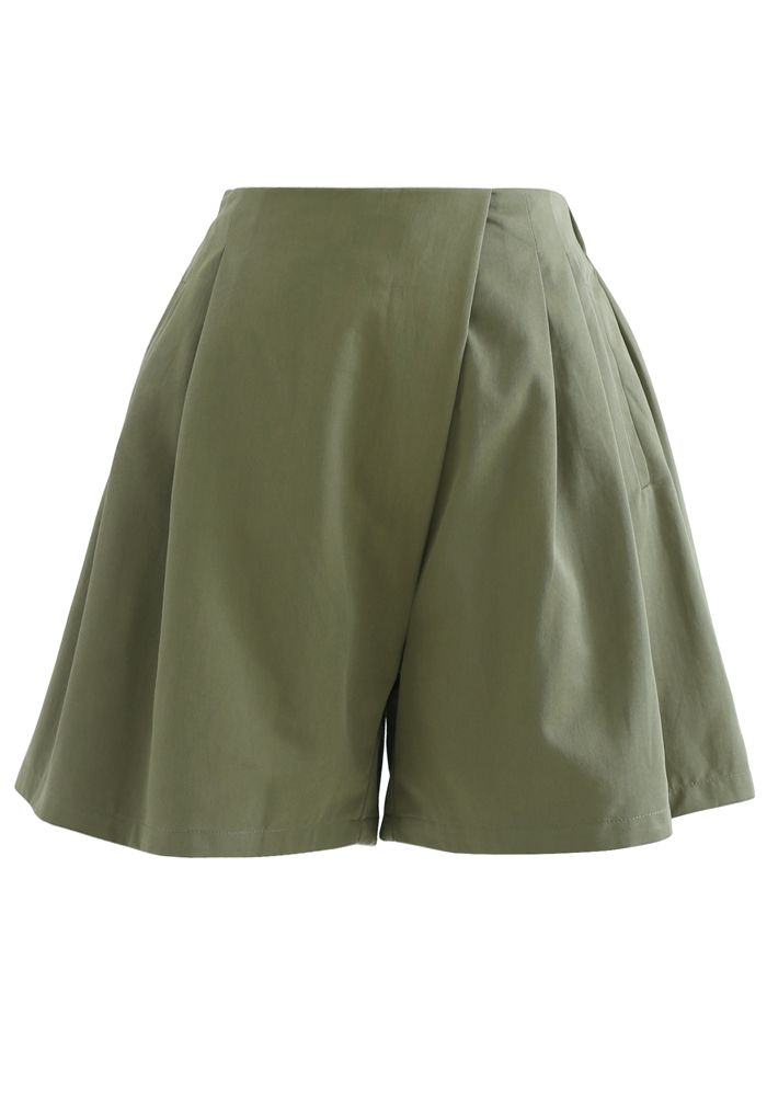 High Rise Side Zip Pocket Plissee Shorts in Army Green