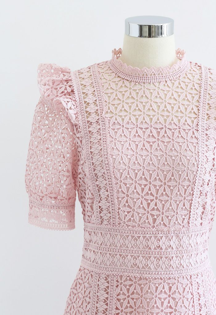 High Neck Full Crochet Minikleid in Pink