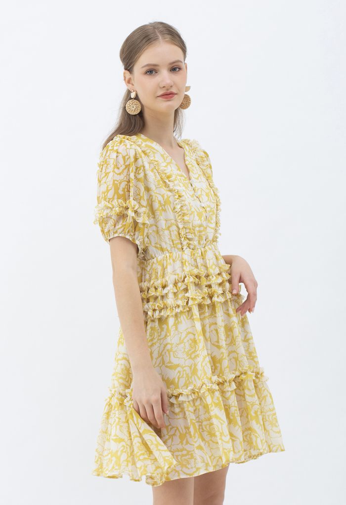 Chiffon-Kleid mit Rüschendetail und Rosendruck aus Senf