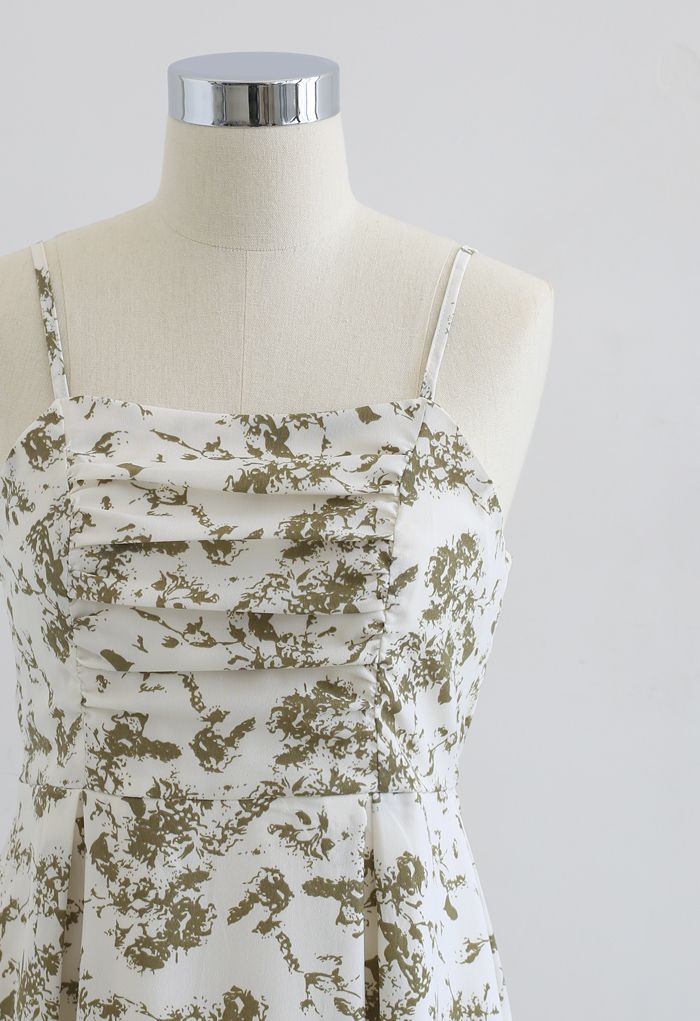 Cami-Kleid mit geraffter Büste und Plissee-Print aus Elfenbein