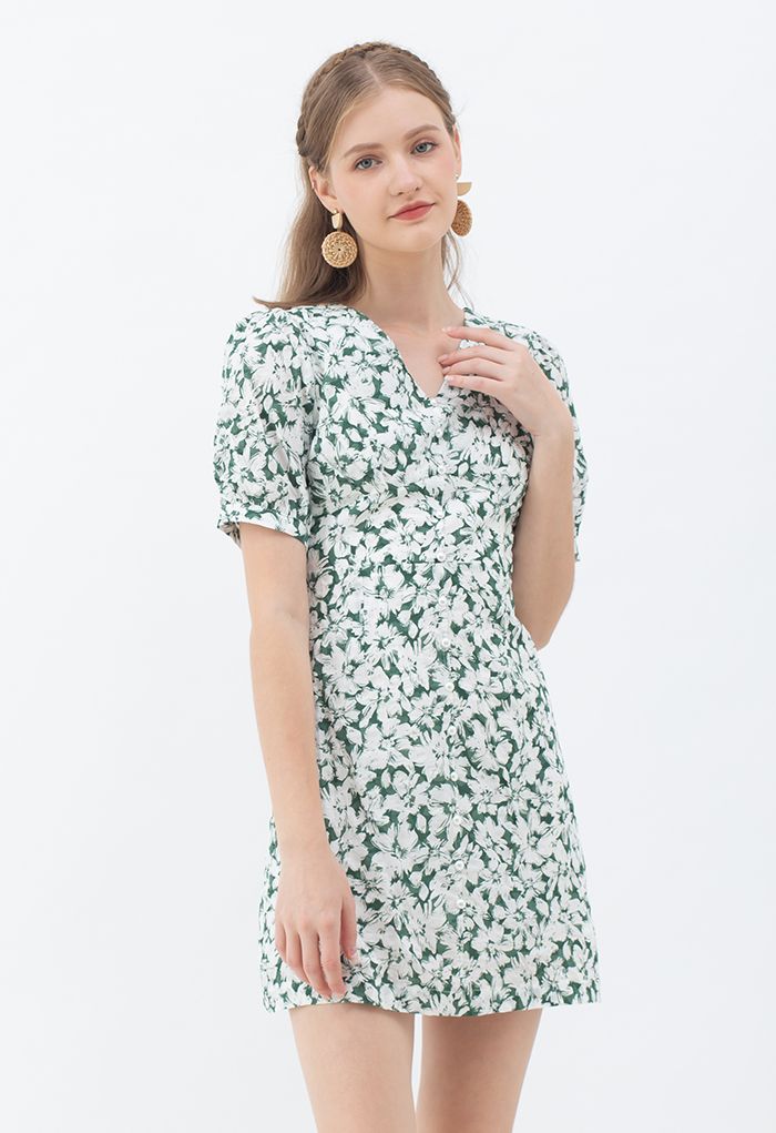 Sanftes Blossom-Minikleid mit V-Ausschnitt und Knöpfen in Grün