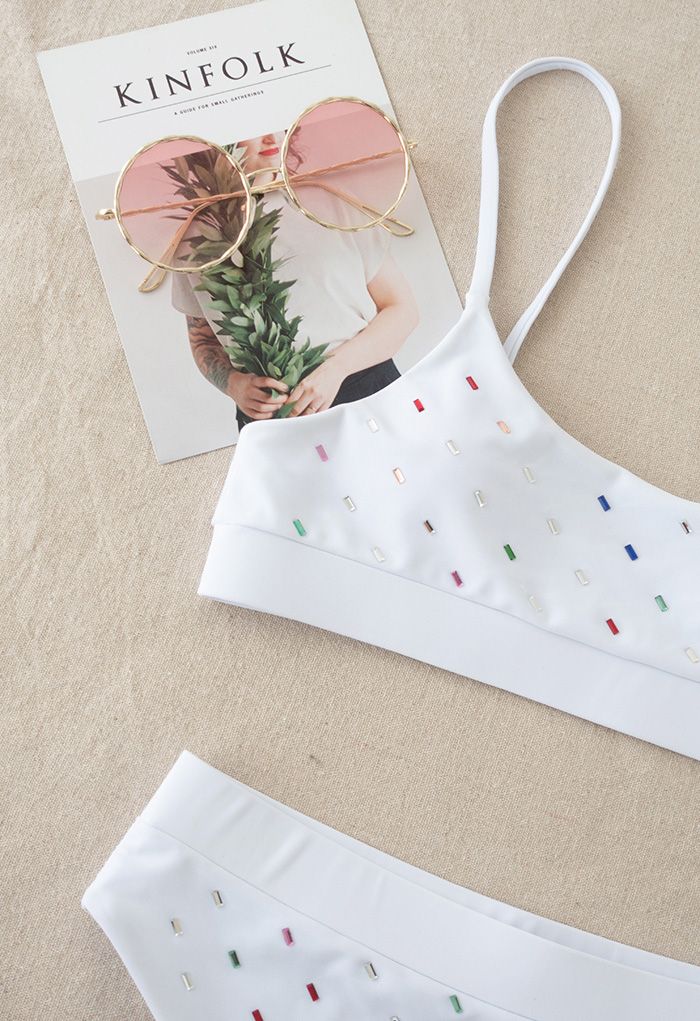 Buntes Cami-Bikini-Set mit Pailletten in Weiß