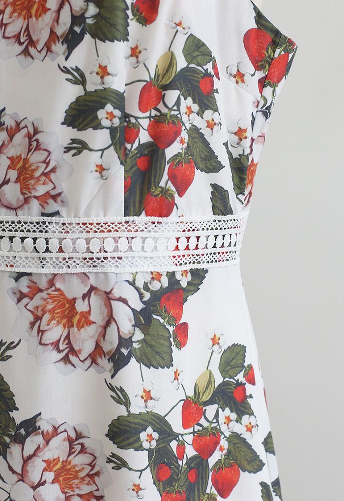 Camisole-Kleid mit Erdbeer- und Blumenmuster