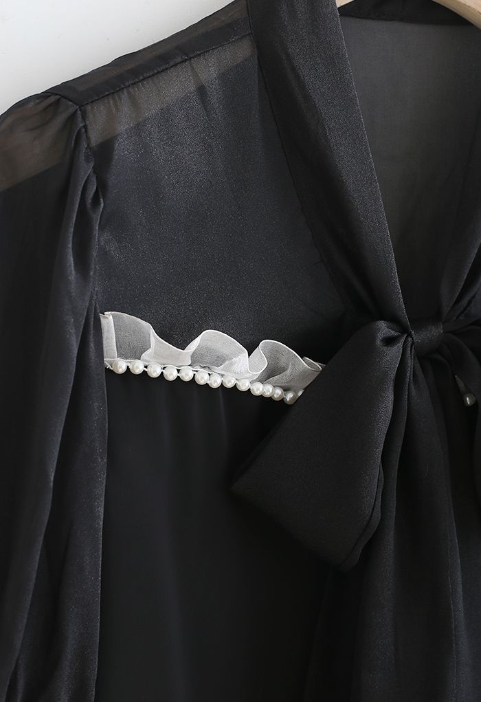 Transparentes, gespleißtes, geknöpftes Top in Schwarz Tie