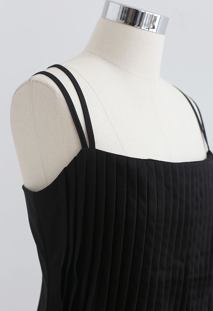 Cami-Kleid mit gekreuztem Rücken und Biesen in Schwarz