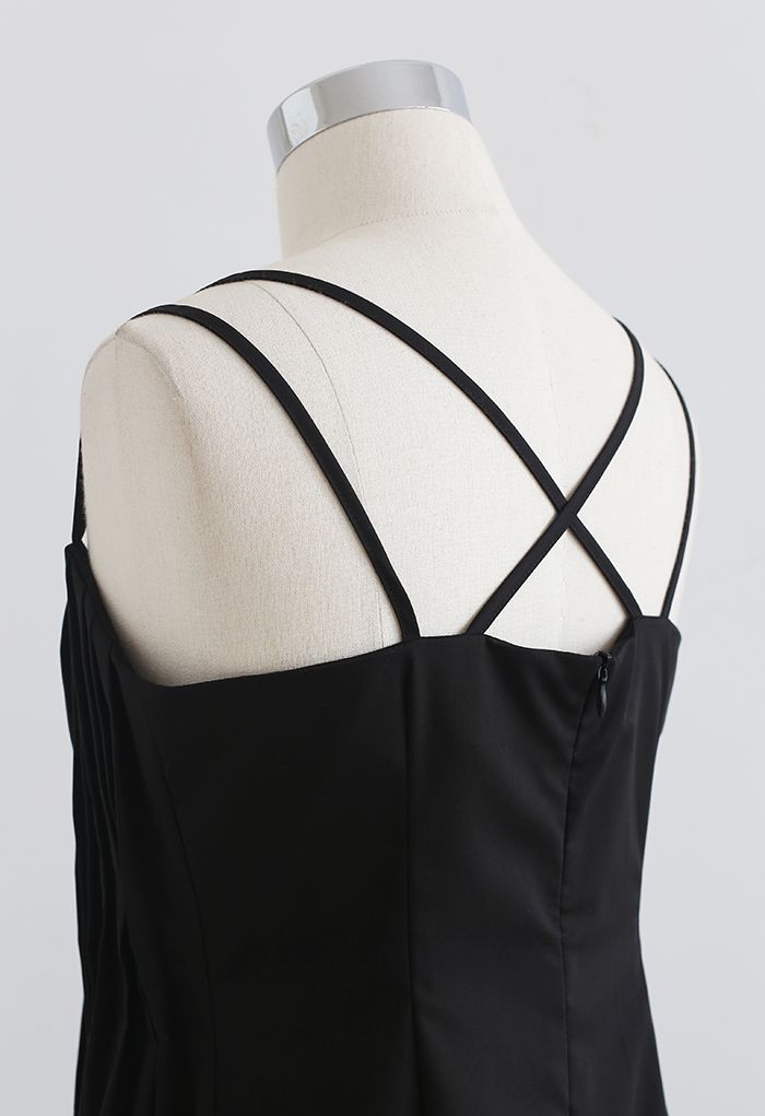 Cami-Kleid mit gekreuztem Rücken und Biesen in Schwarz