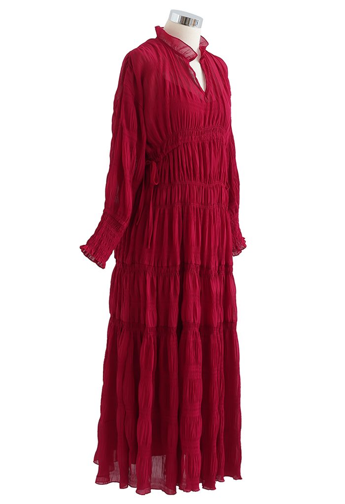 Chiffon-Kleid mit durchgehendem, seitlichem Kordelzug in Rot
