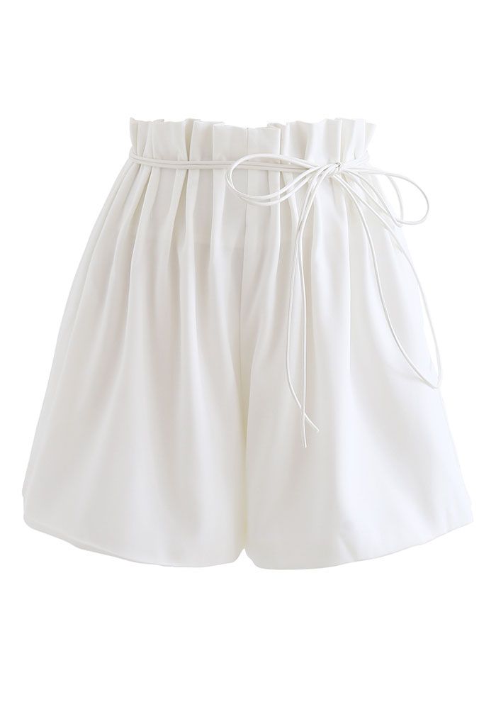 Geraffte Taillen-String-Shorts zum Binden in Weiß