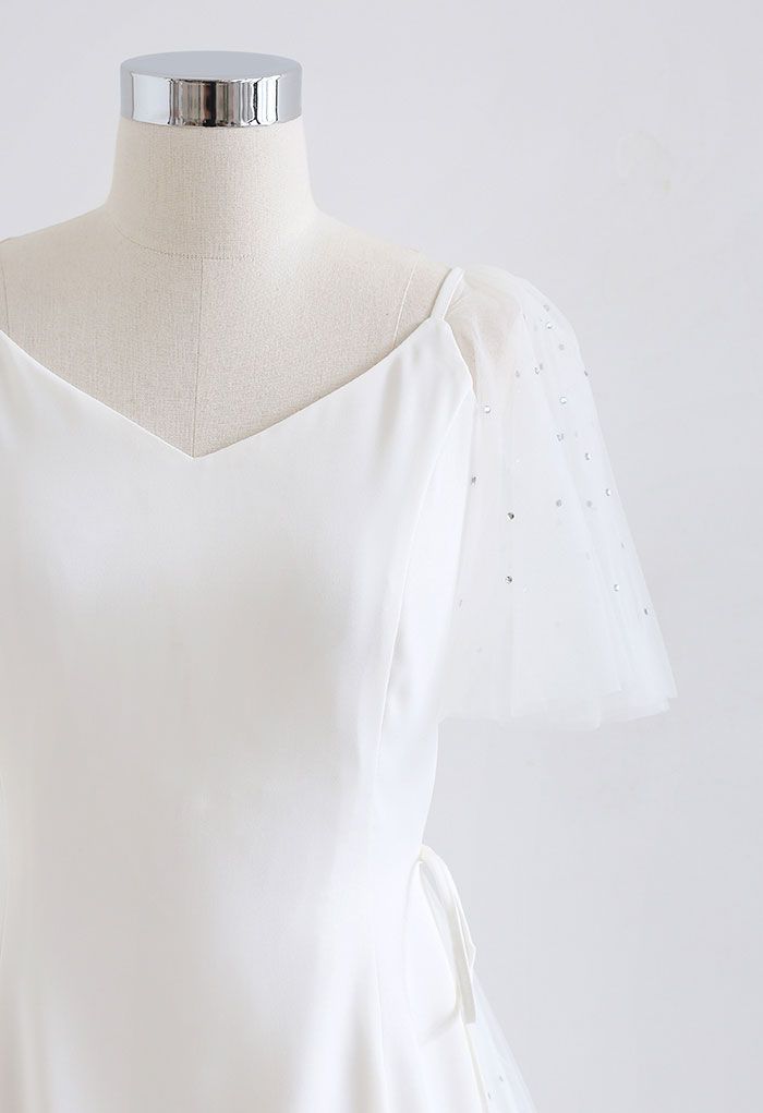 Pailletten-Mesh-Skater-Kleid mit herzförmigem Ausschnitt in Weiß