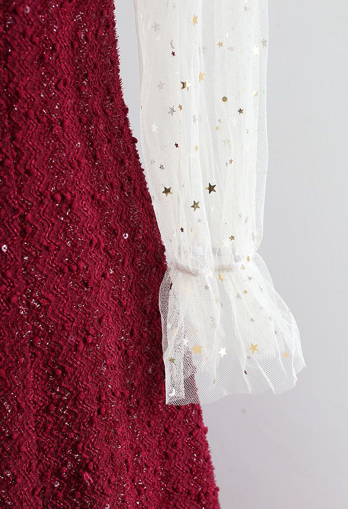 Gespleißtes, paillettenbesetztes Kleid mit herzförmigem Netzstoff