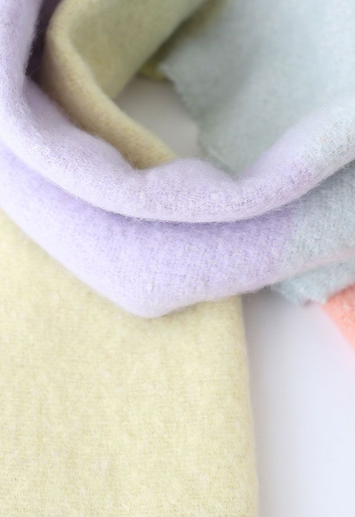 Übergroßer Schal mit Quasten in Regenbogenfarben