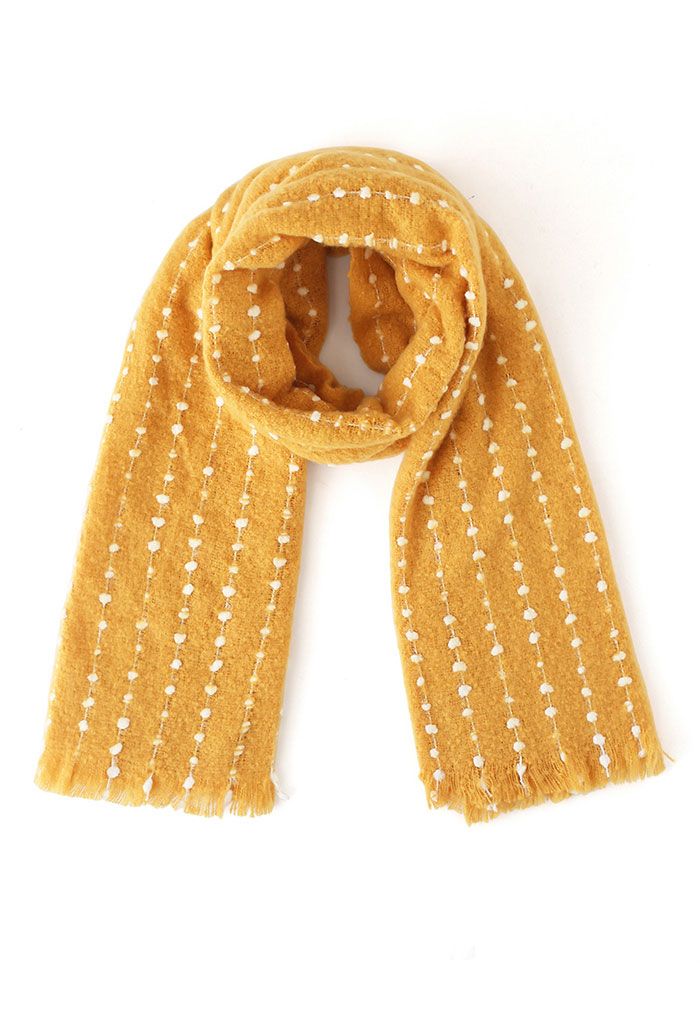 Gepunkteter, flauschiger Schal mit Fransen in Senf