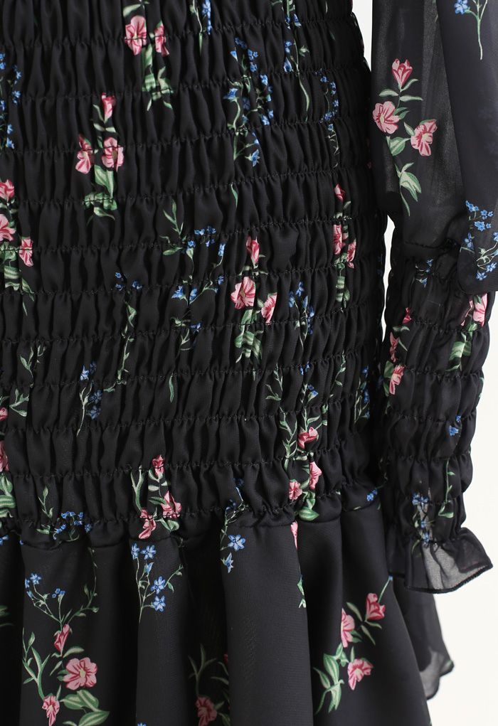 Bouquet Gerafftes Minikleid mit Rüschen in Schwarz