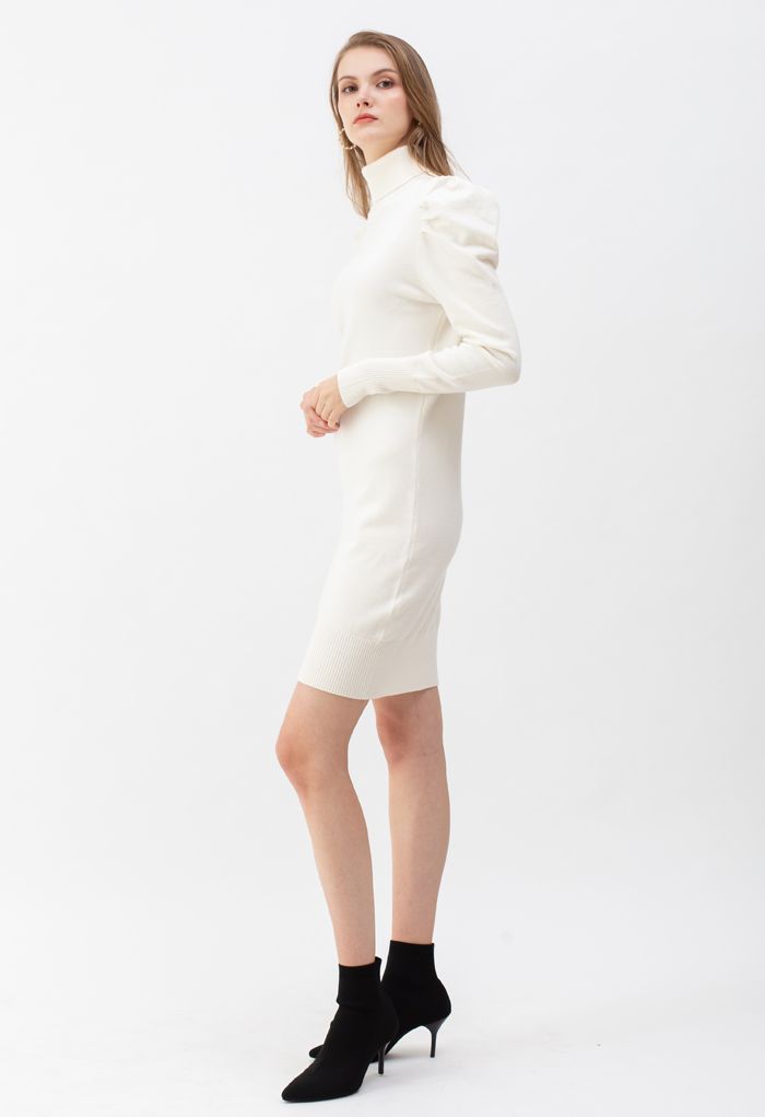 Bubble Shoulder Rollkragenpullover Kleid in Weiß