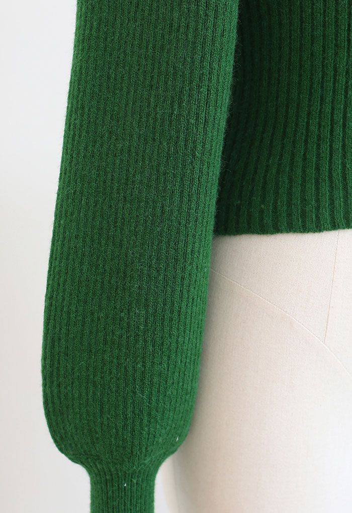 Pearly Flower – Kurz geschnittenes Strickoberteil mit eckigem Ausschnitt in Grün