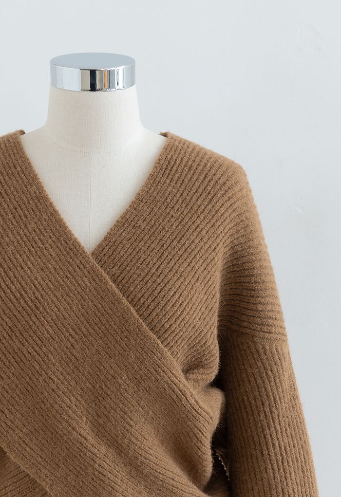 Crisscross Ribbed Knit Crop Sweater aus Karamell