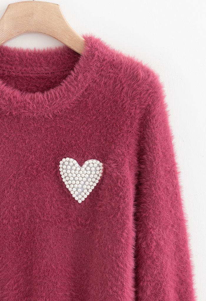 Weicher Fuzzy-Strickpullover mit Pearly Heart Patch in Berry