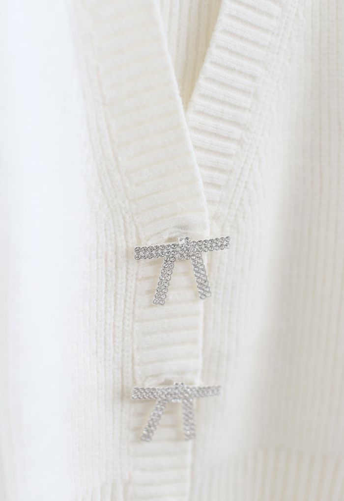 Bowknot Brooch Button Up Crop Strickjacke in Weiß