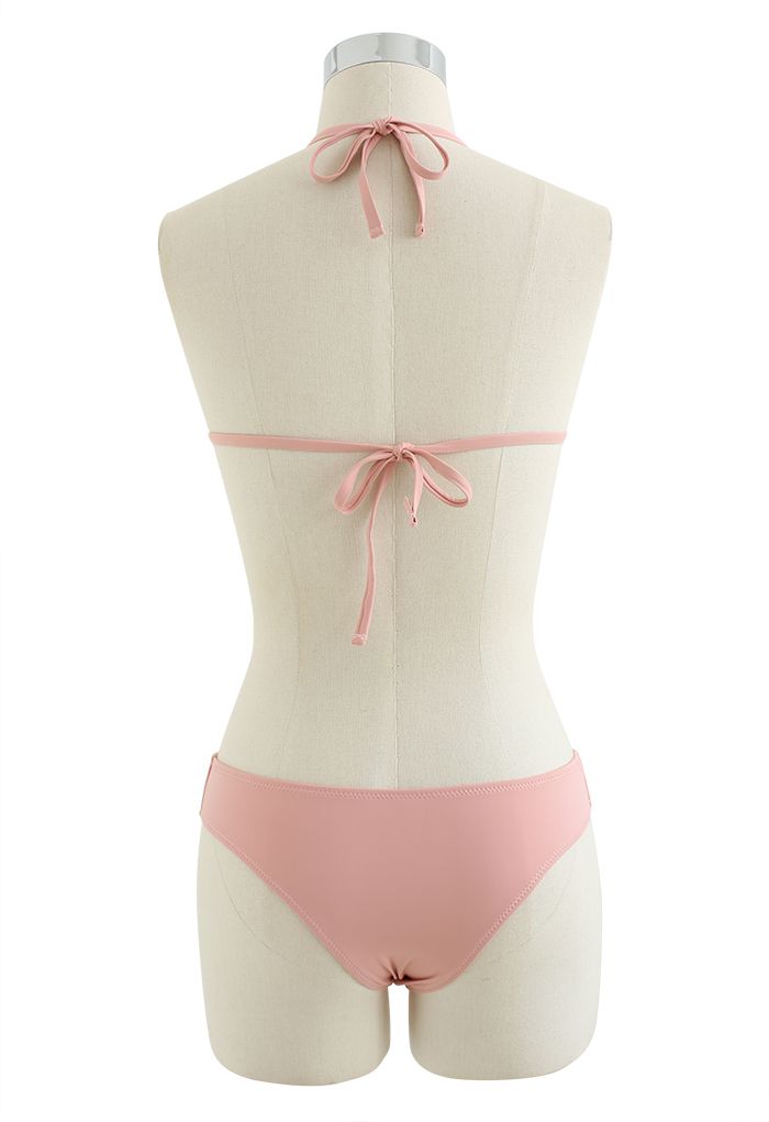 Nacktes Rosa Neckholder-Bikini-Set mit hoher Taille
