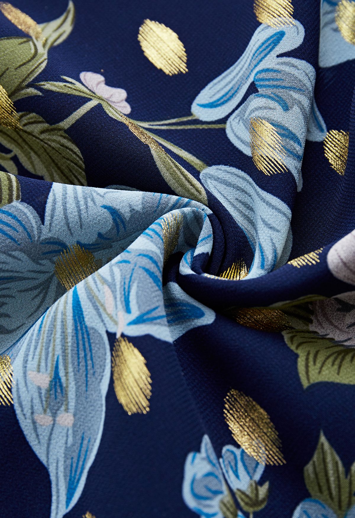 Floral zu sehendes Midikleid mit Goldfleck in Marineblau