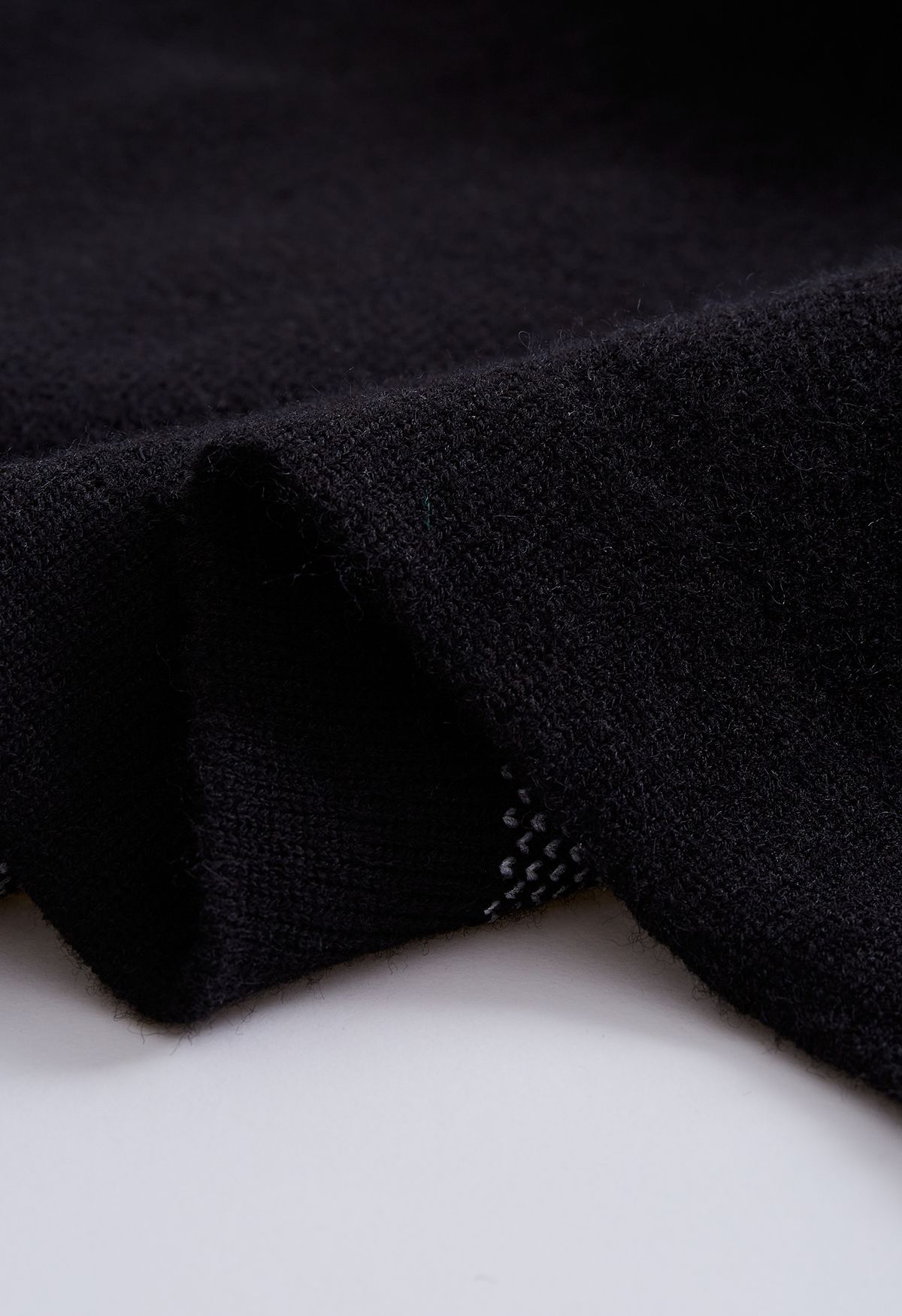 Zweireihiger Cardigan in Kontrastfarbe in Schwarz