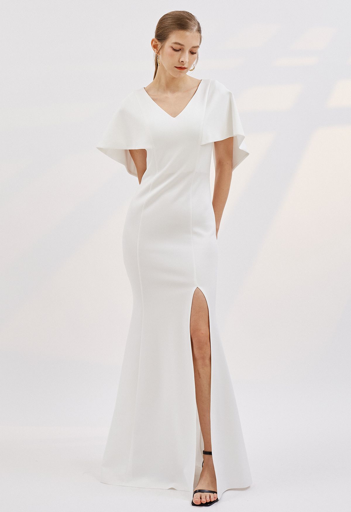 Cape-Ärmel-Split-Meerjungfrau-Kleid in Weiß