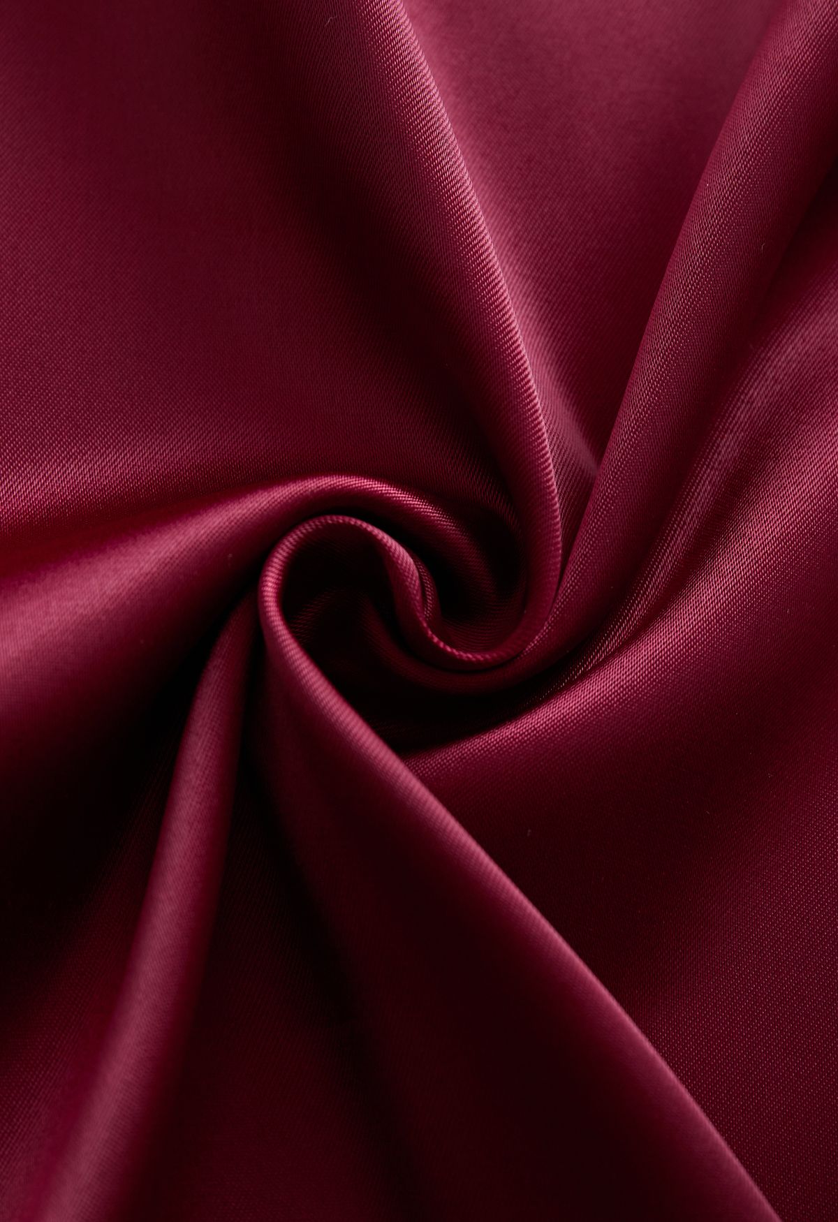 Satin-Midikleid mit Puffärmeln und Knöpfen in Burgund