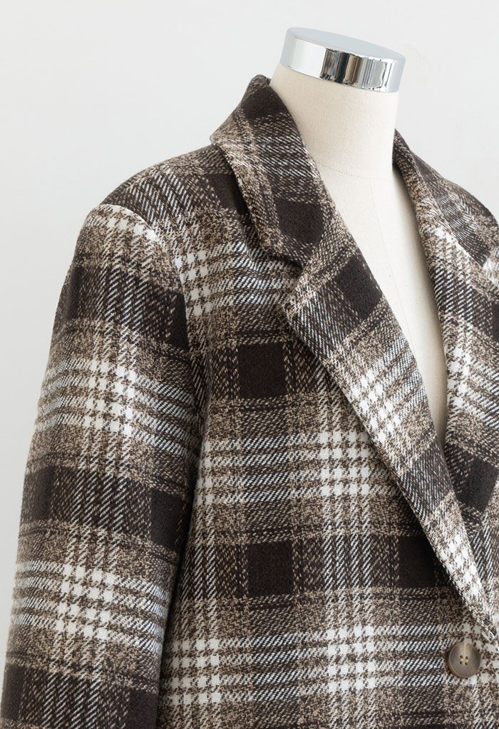 Lang geschnittener Mantel aus einer Wollmischung in Braun