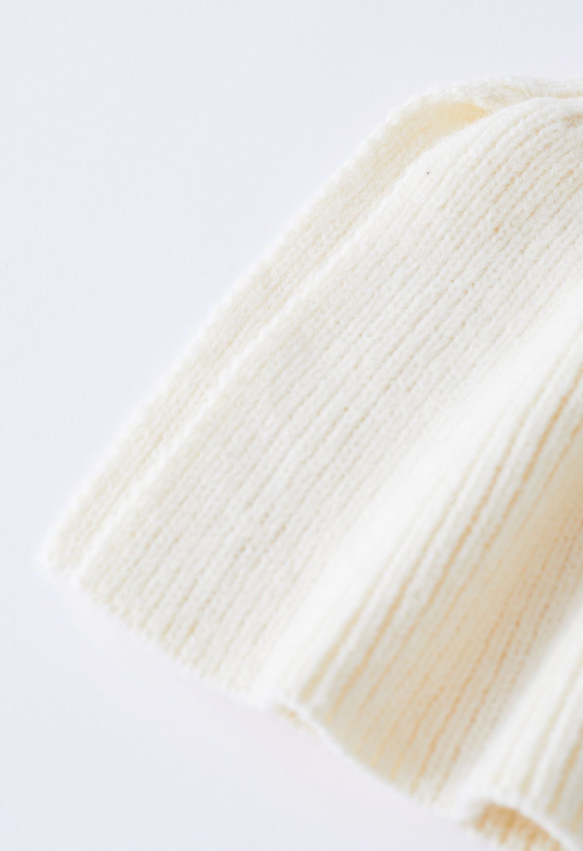 Gestreifter Strickpullover mit abnehmbarem Schal in Elfenbein