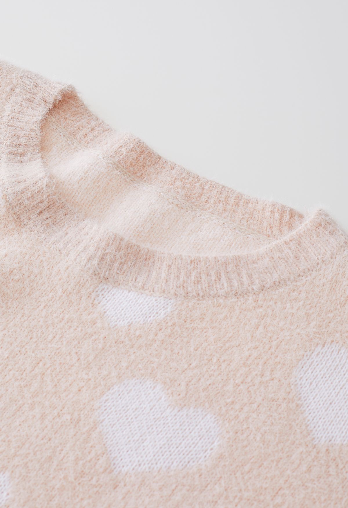 Fuzzy Contrast Heart Strickpullover in Nude Pink