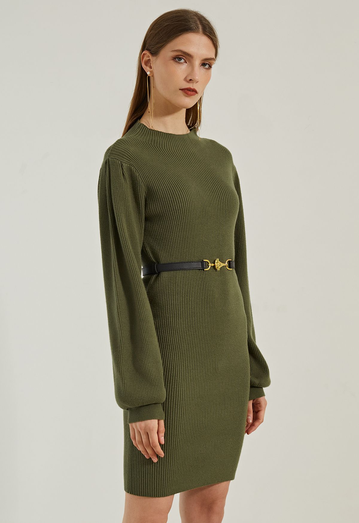 Geripptes Pulloverkleid mit Rundhalsausschnitt und Laternenärmeln in Armeegrün