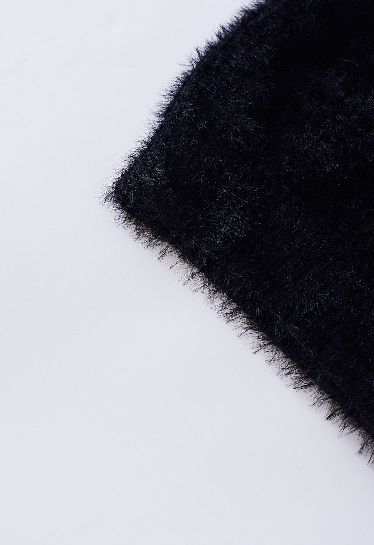 Extra weiches Camisole-Set aus Fuzzy-Stricktop und Cardigan in Schwarz