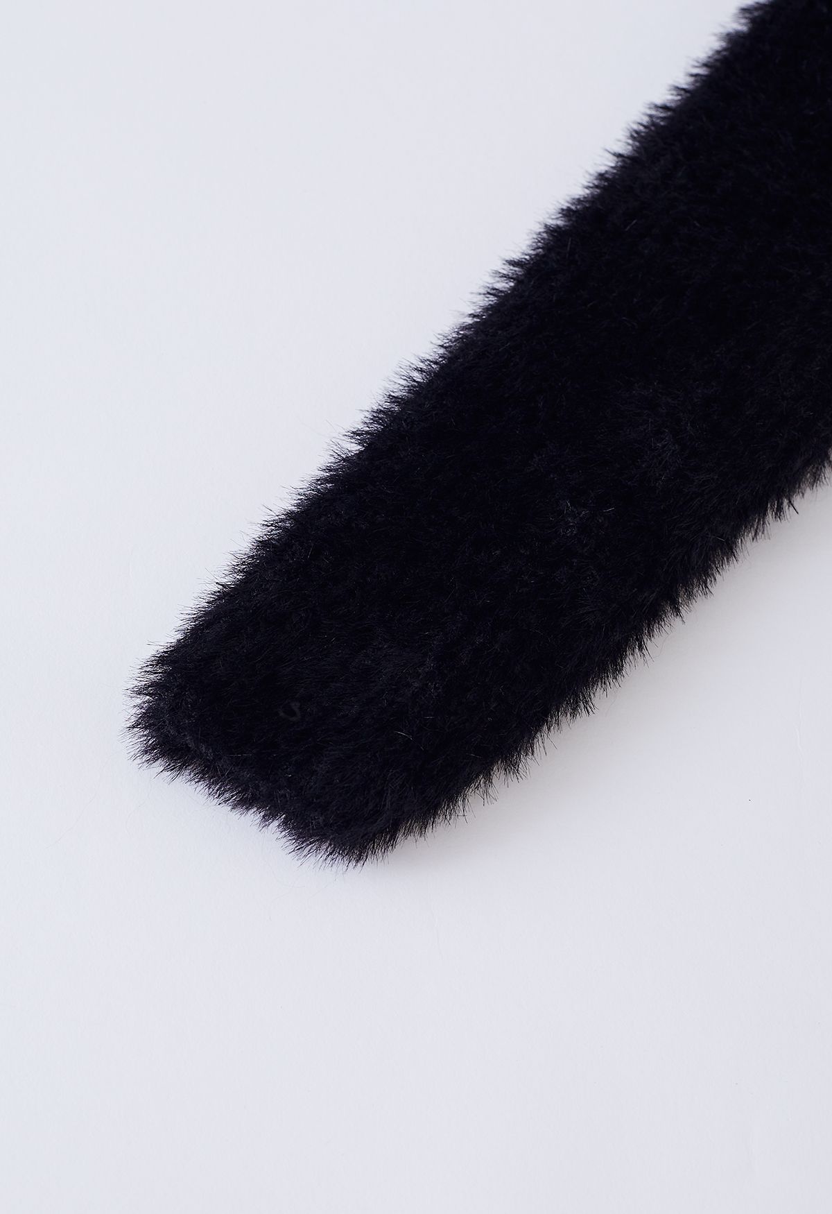 Extra weiches Camisole-Set aus Fuzzy-Stricktop und Cardigan in Schwarz