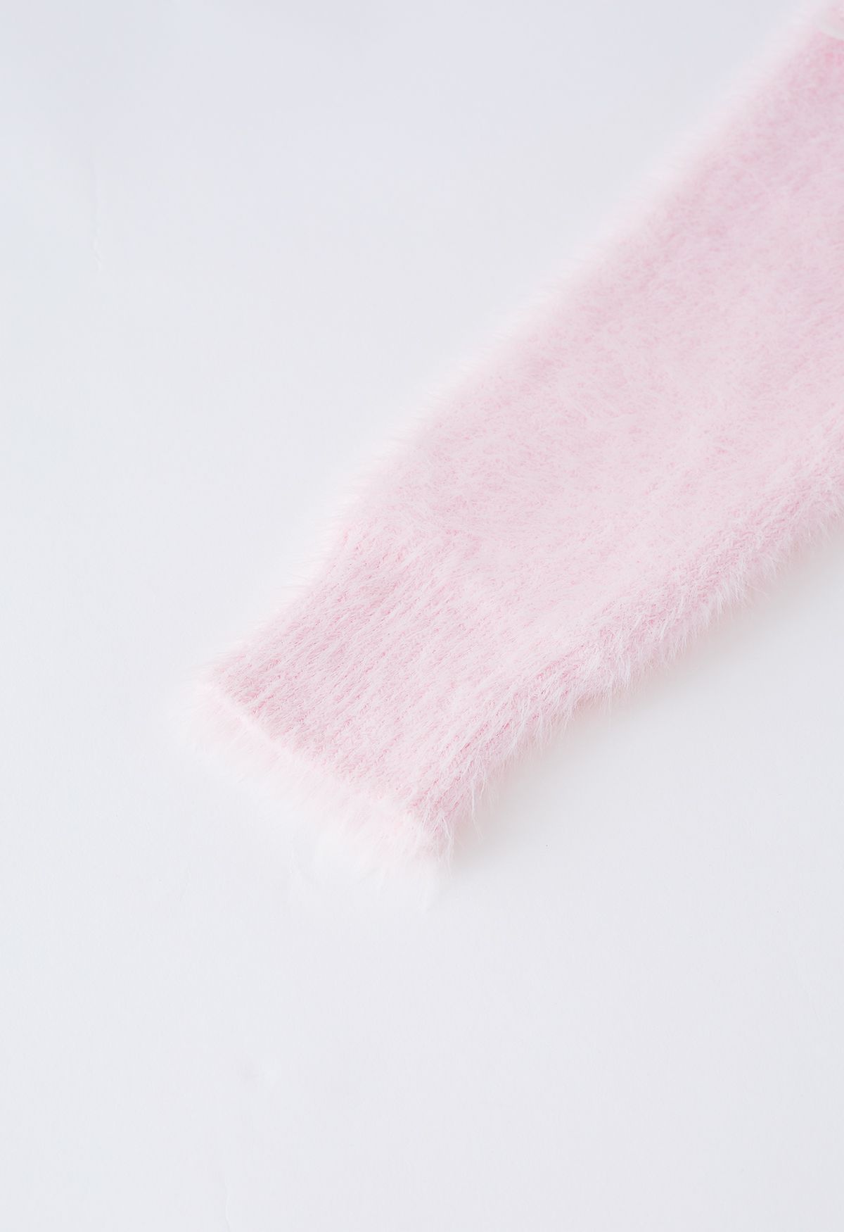 Flauschiger Cardigan mit Pailletten und Knöpfen und V-Ausschnitt in Pink