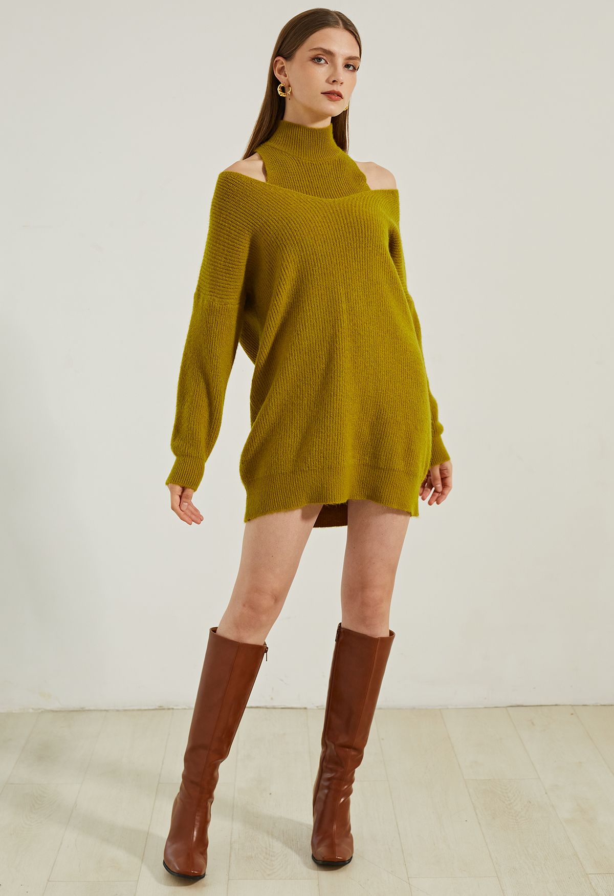 Schulterfreies, zweiteiliges Pulloverkleid in Moosgrün