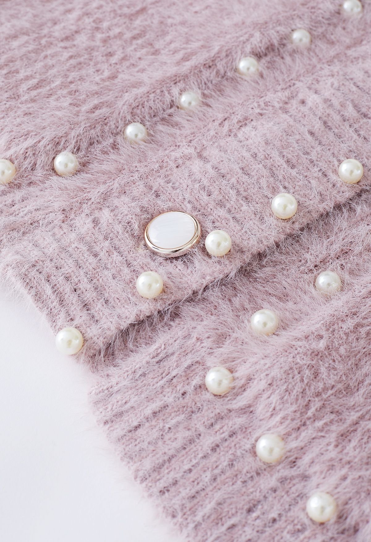 Fuzzy-Strickjacke mit Perlenbesatz und Tasche in Altrosa