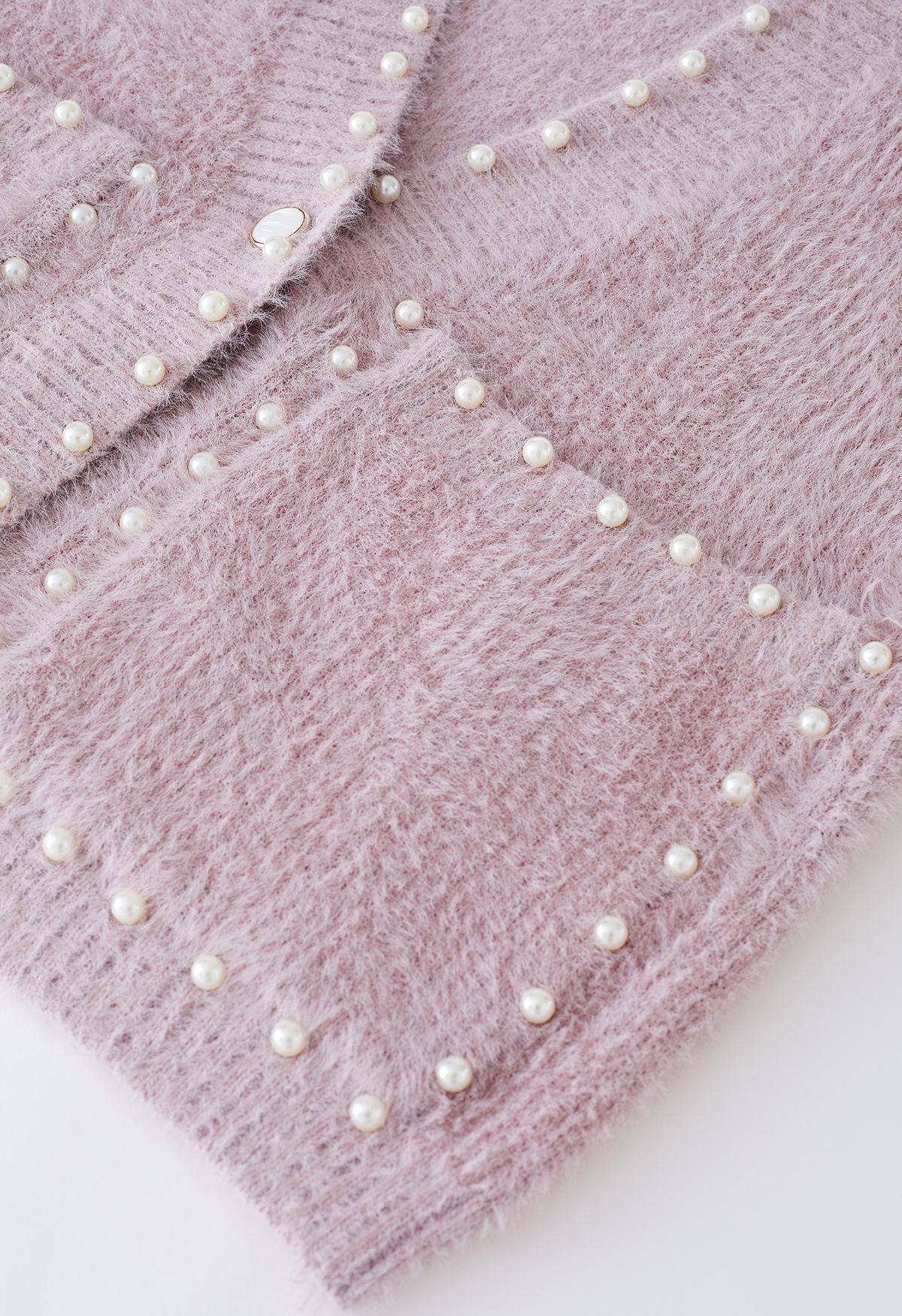 Fuzzy-Strickjacke mit Perlenbesatz und Tasche in Altrosa