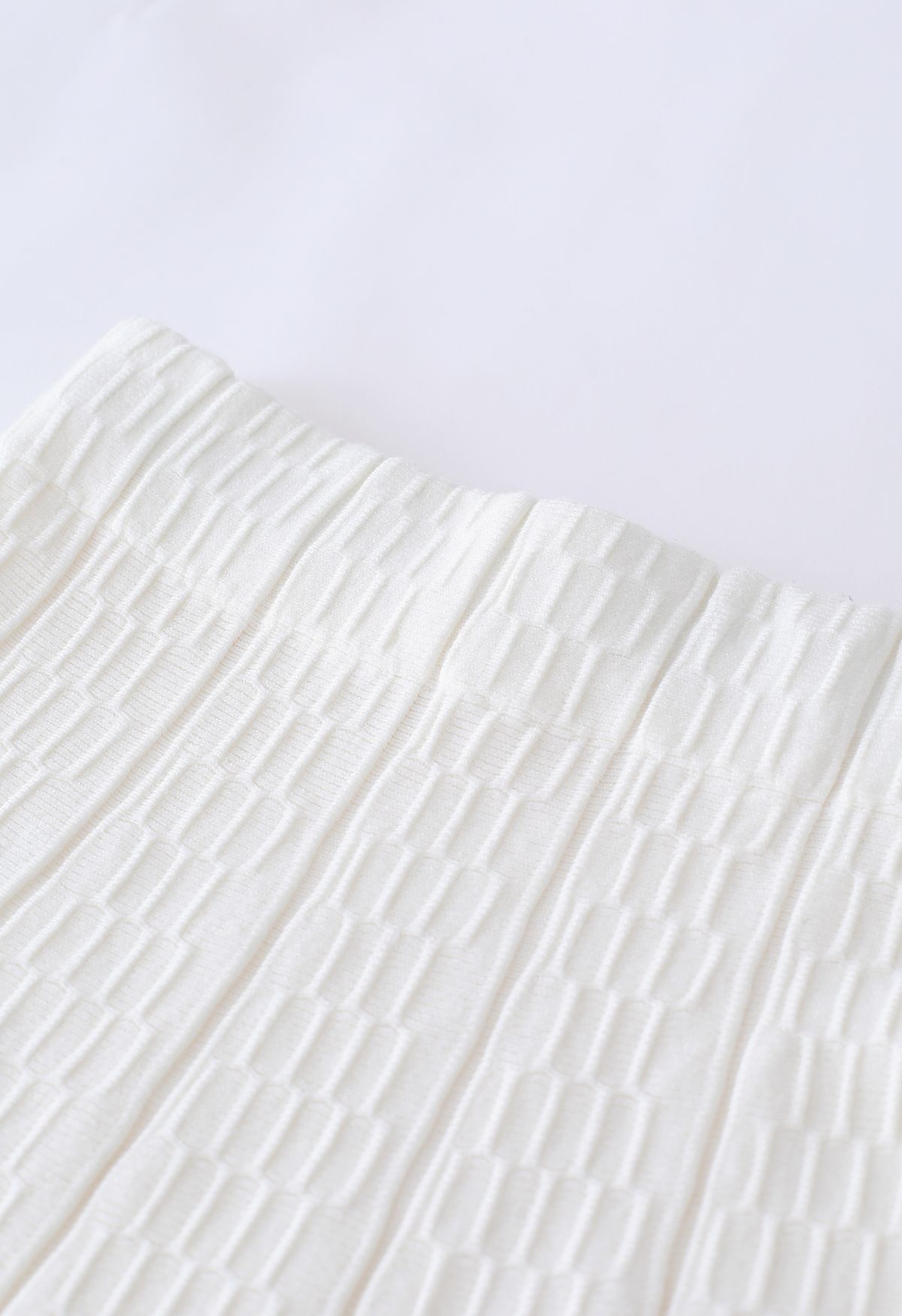Rüschenrock aus weichem Strick mit geprägter Struktur in Weiß