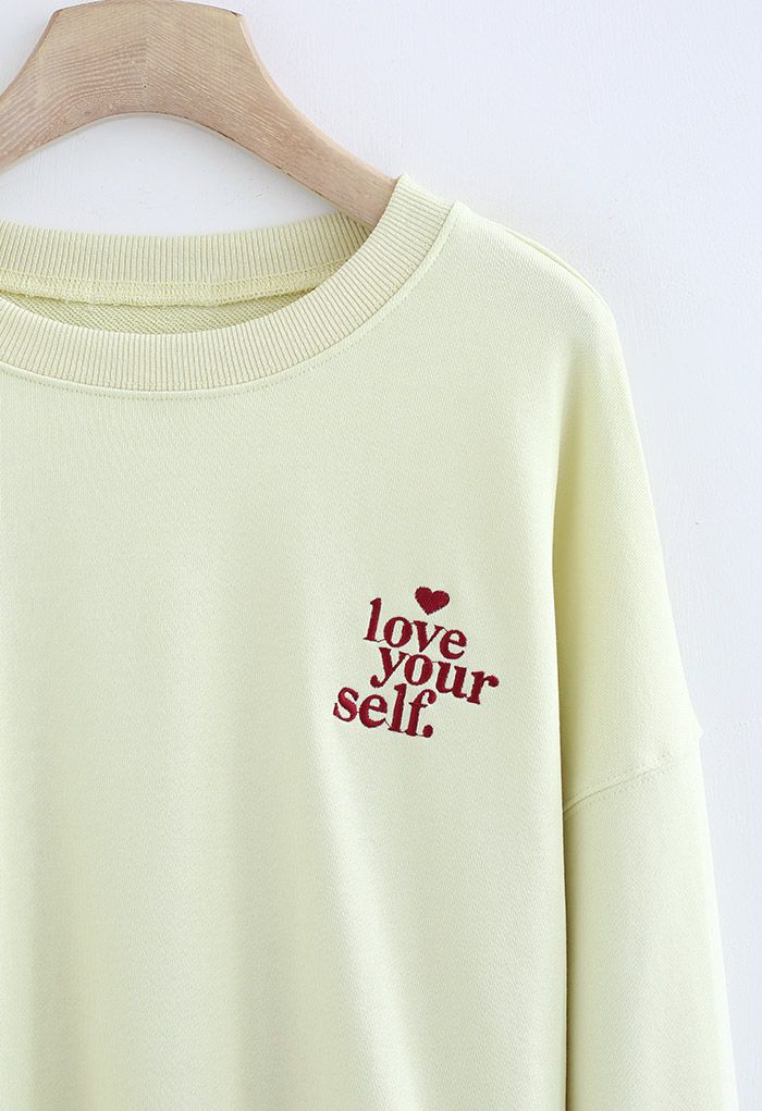 Liebe Dich Selbst Slouchy Sweatshirt in Limette