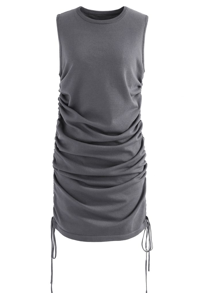 Ärmelloses Kleid mit Kordelzug an der Seite in Grau