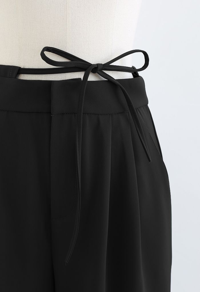 Weite Hose mit selbstgebundenem String in Schwarz
